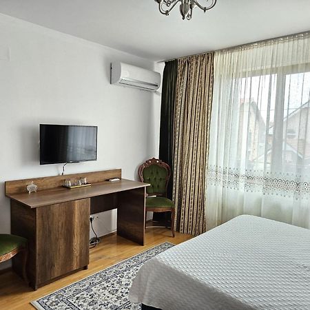 Vila De La Lugas Oradea Luaran gambar