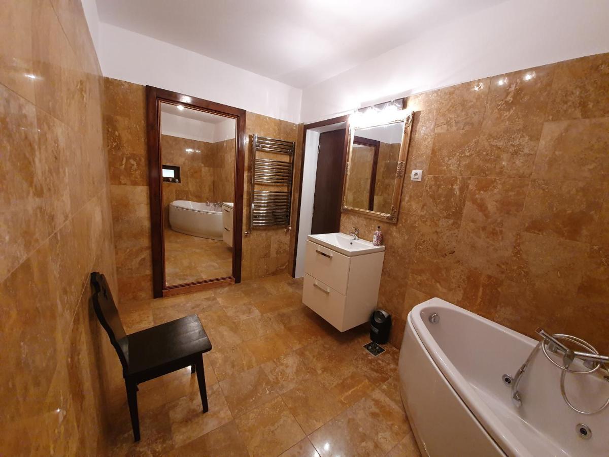 Vila De La Lugas Oradea Luaran gambar