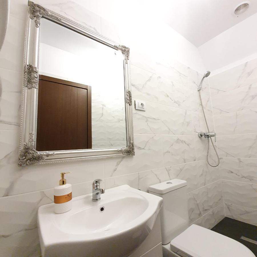 Vila De La Lugas Oradea Luaran gambar
