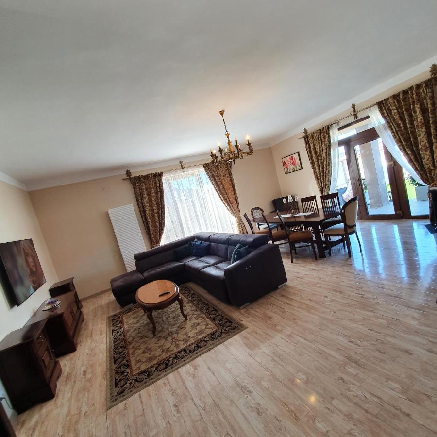 Vila De La Lugas Oradea Luaran gambar