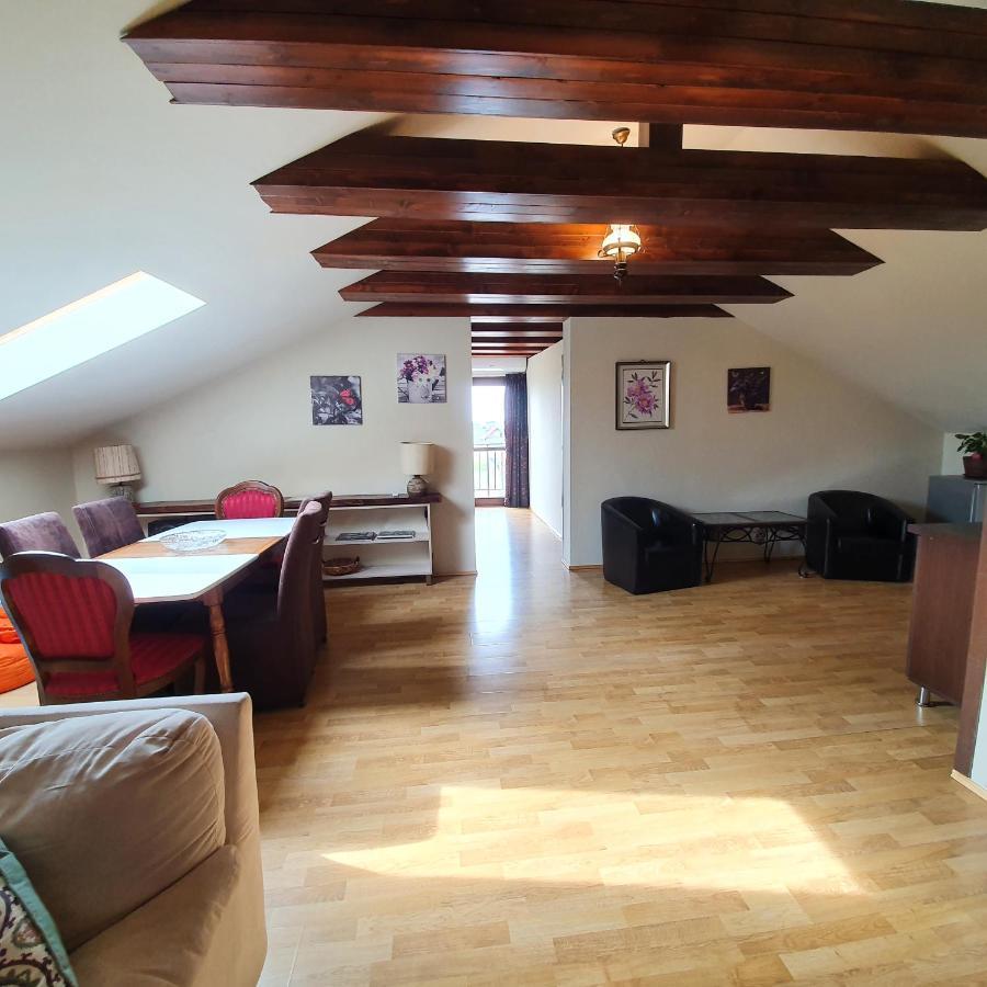 Vila De La Lugas Oradea Luaran gambar